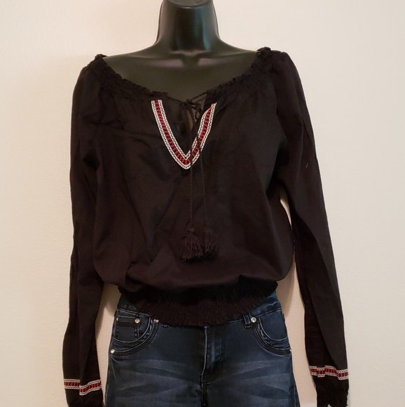 Miley Cyrus & Max Azria Tops - 💥SALE! Miley Cyrus boho peasant top